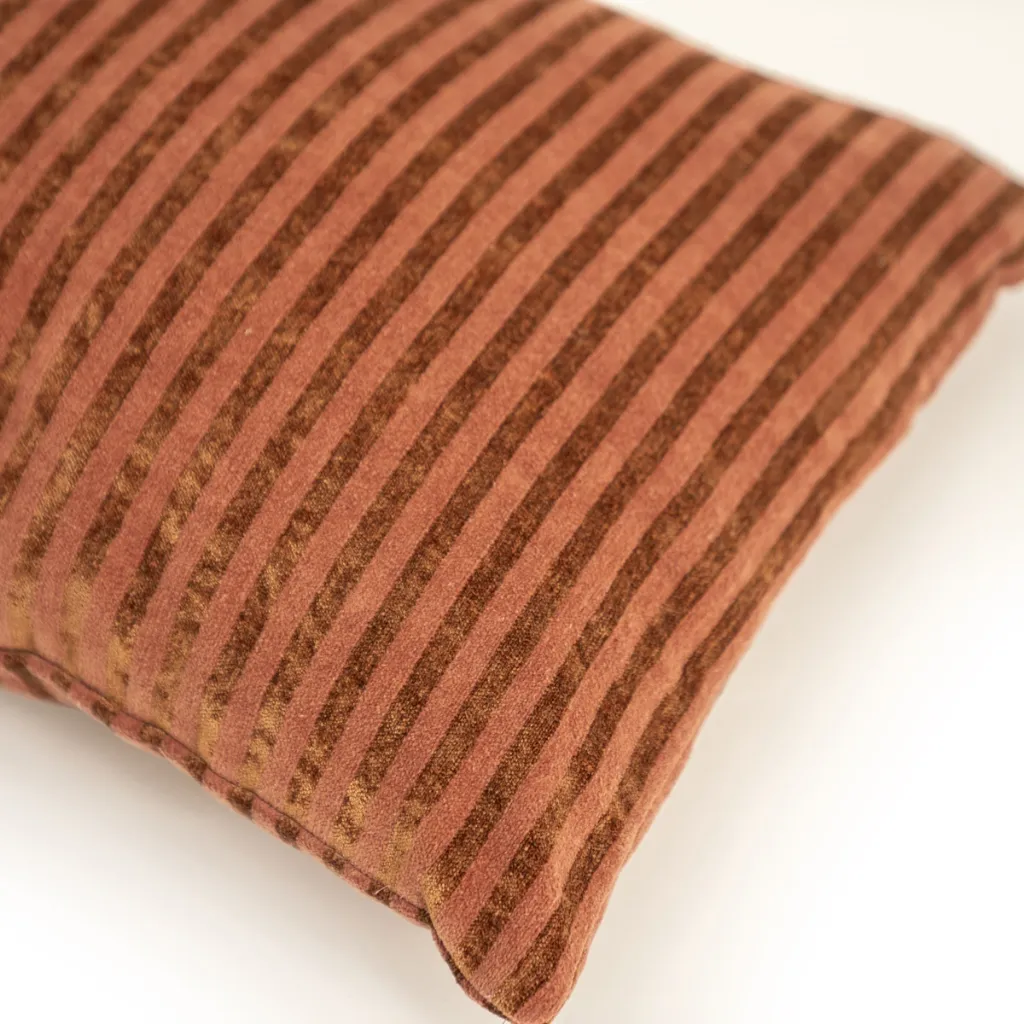 Sirun_kussen_40x60cm_terracotta_detail2_240051.webp