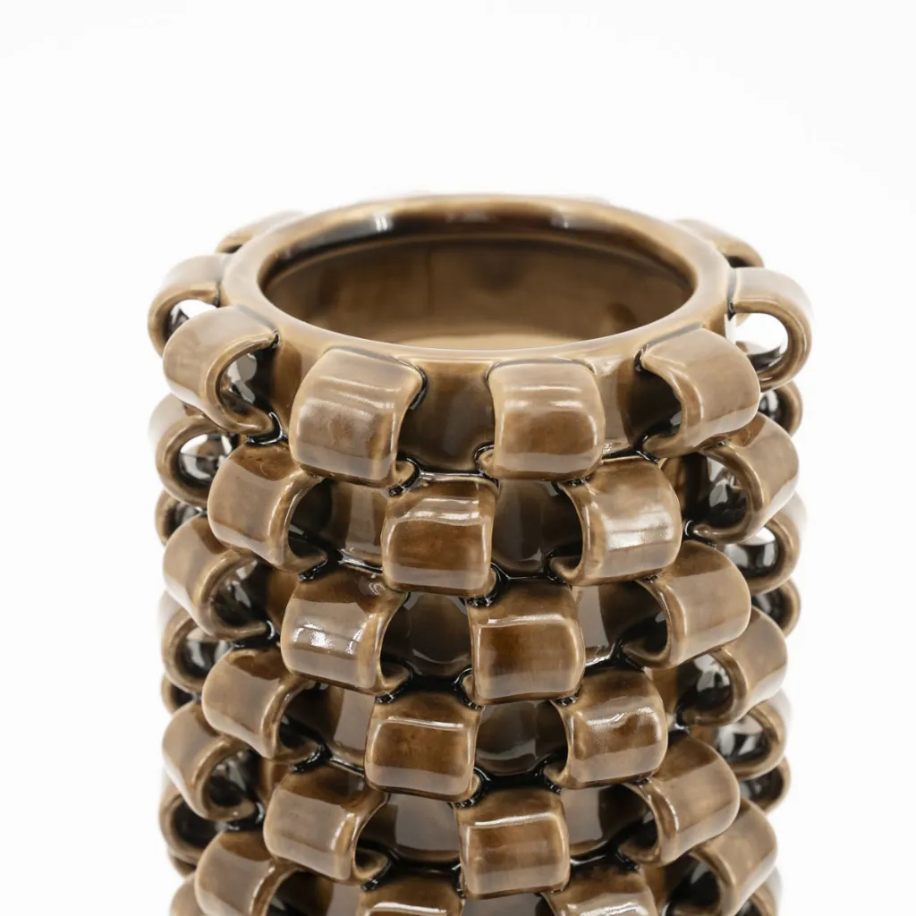 Loopa1_Vase_bruin_detail1_250306.webp