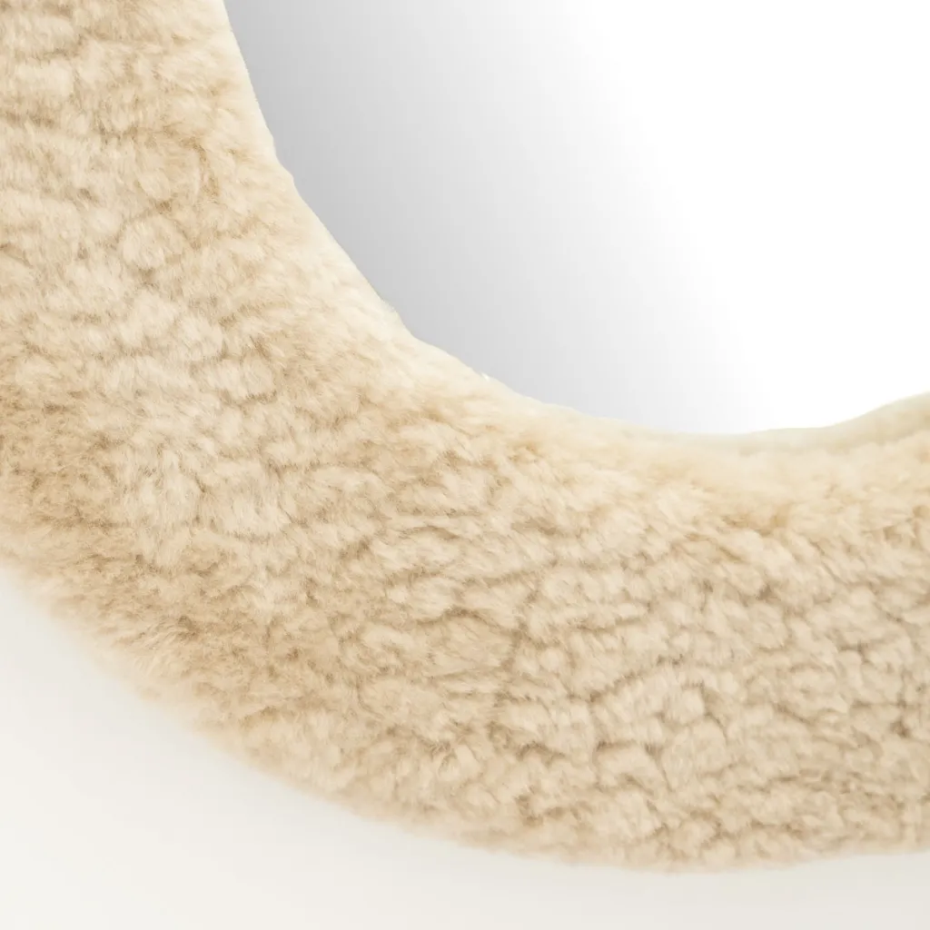Kiss_Small_beige_detail1_250247.webp