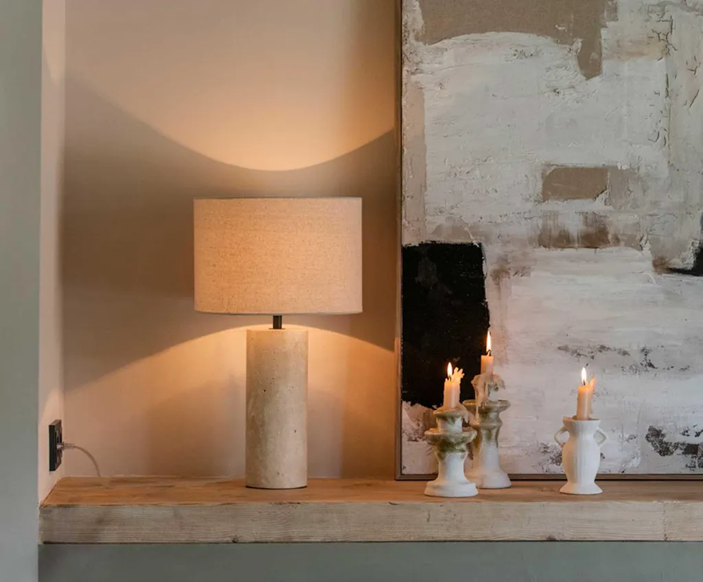 GLOW_Lamp_TRAVERTINE-LINEN_IL74019-021.webp