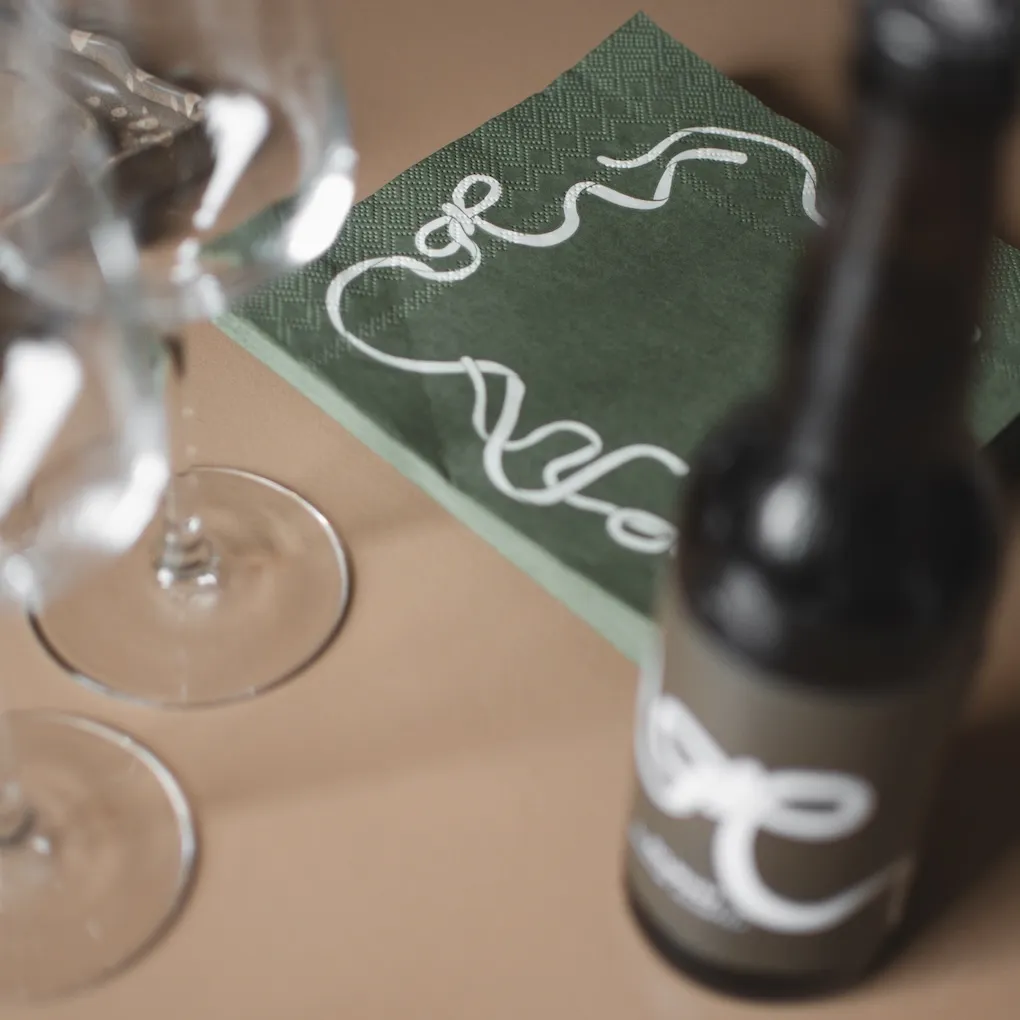 napkin_bows_green_20240420_sfeer02.webp
