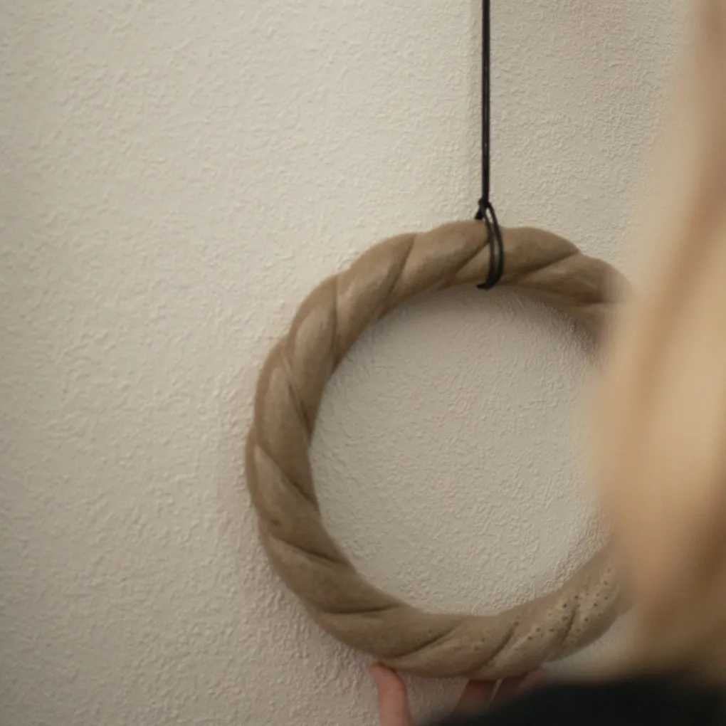 twine_wreath_beige_20230604be_sfeer02.webp